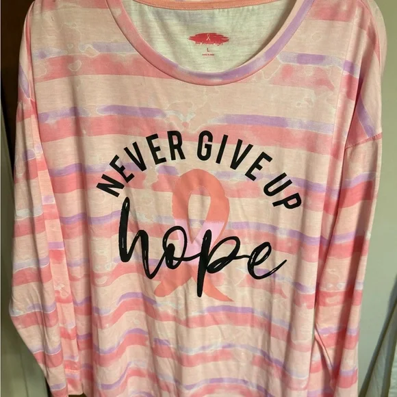 NWOT ladies long sleeve breast cancer graphic tee, size L, “Never Give Up Hope” - Picture 15 of 16